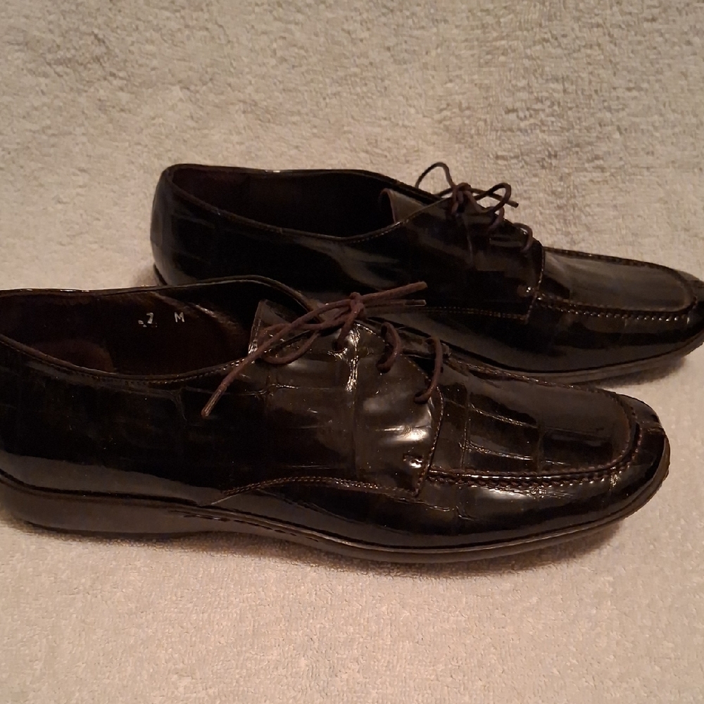 Sesto Meucci Womwns Black Patent Leather Lace-Up Oxfords